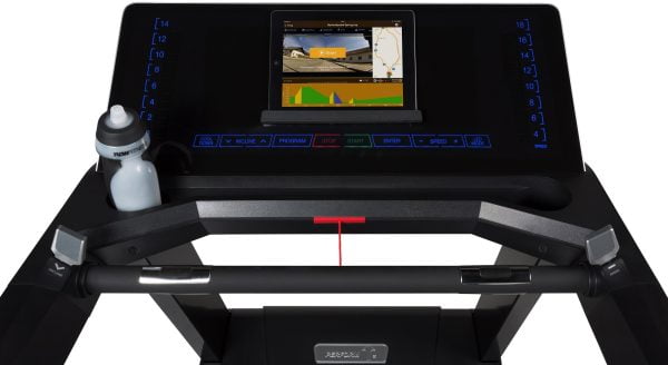 Flow Fitness loopband T3i kan tot een gewicht van 200 kg. Ingezoomd band computerscherm