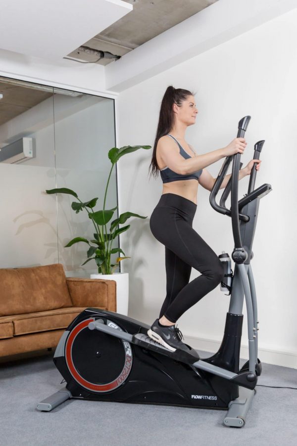 crosstrainer van flow fitness met bluetooth