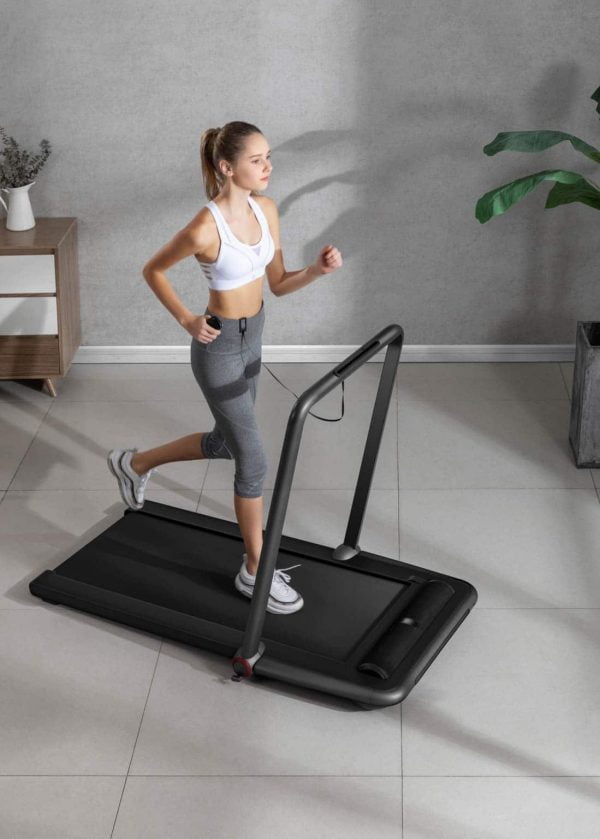 Flow Fitness nieuwste Loopband DTM200i met 2 loopmogelijkheden zijzijde hardlopen