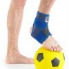 Neo G universele enkelbrace voor sport, werk en revalidatie op bal