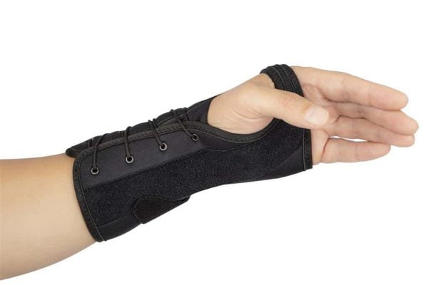 Polsbrace GM008 in de kleur zwart zonder duim
