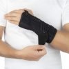 Polsbrace GM008 in de kleur zwart met klittenband