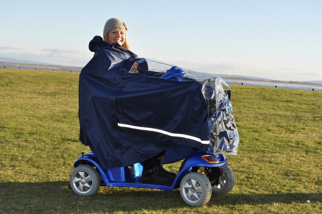 Scootmobiel regenponcho in 2 maten met transparant deel