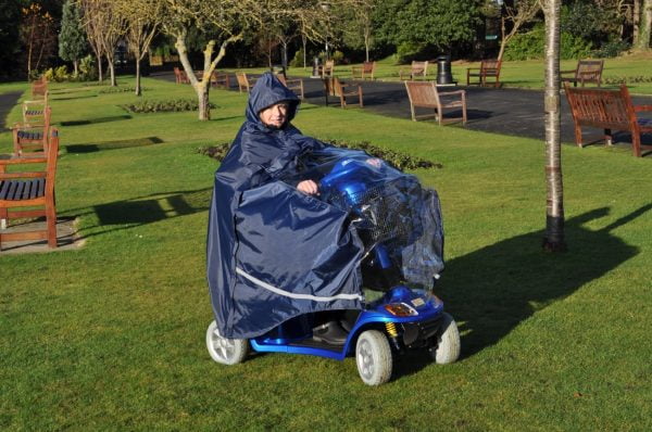 Scootmobiel regenponcho in 2 maten