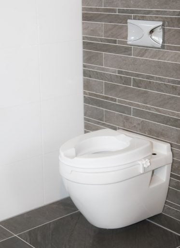 toiletverhoger_atlantis_thuiszorgwinkel.nl_5cm_pr50922_2 toiletverhoger zonder deksel merk atlantis cm hoog op toilet