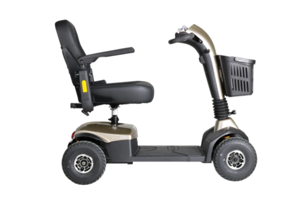 Excel Senzo scootmobiel in de kleur champagne bezien van zijzijde