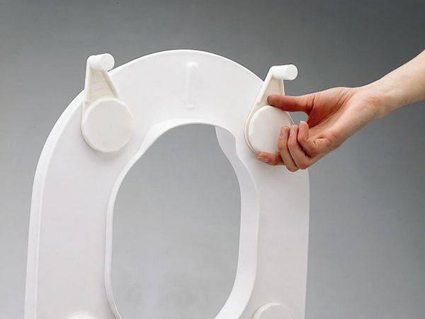Etac HI-Loo toiletverhoger onderkant