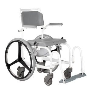 douche en toiletstoel van het merk Excelcare met 24 inch wielen zodat deze zelfbeweegbaar is