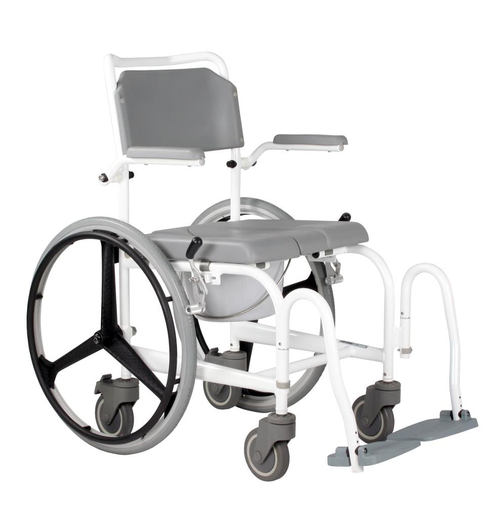 douche en toiletstoel van het merk Excelcare met 24 inch wielen zodat deze zelfbeweegbaar is