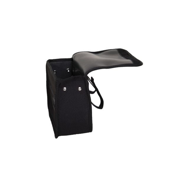 De Splash rolstoelarmleuningtas plaatst u over de armleuning van uw rolstoel. Te bevestigen met klittenband. 1 grootvak