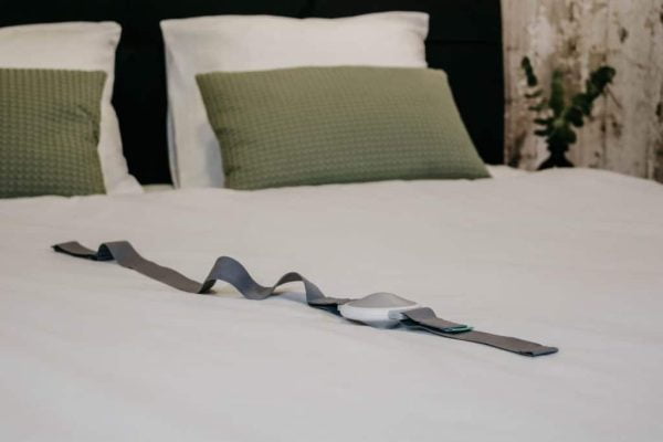 Snore breaker op bed van Thuiszorgwinkel.nl
