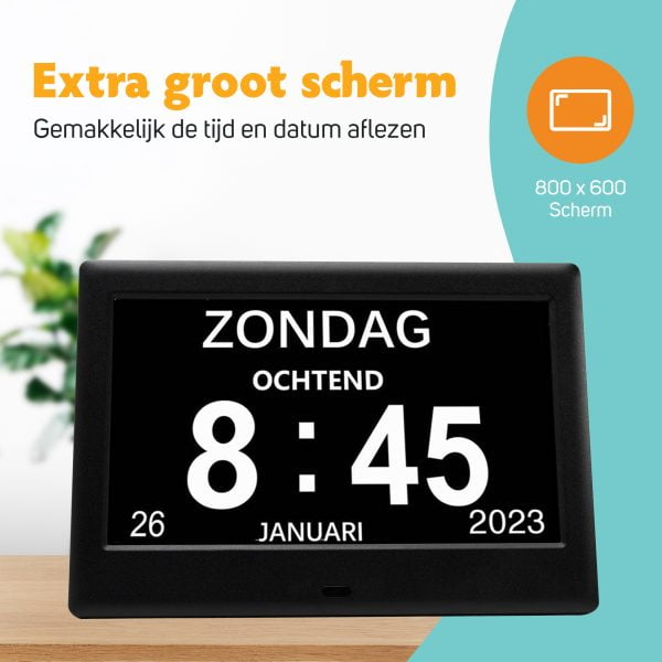 Deze dementieklok is speciaal ontworpen om in één oogopslag belangrijke informatie weer te geven, zoals de tijd, de dag, welk dagdeel het is en de datum.