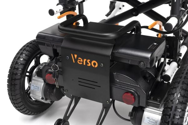 elektrische rolstoel Verso met afneembare accu zodat zeer licht om mee te nemen. Verkrijgbaar in diverse kleuren en afgestemd op uw wensen. detail accu
