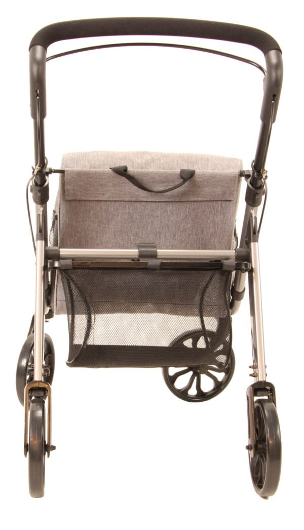 Rollator met koeltas en nettas waar u voor 10 kg in kunt vervoeren. Bezien van de achterzijde