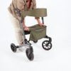 Rollator Vitility is dubbel opvouwbaar in de kleur forest green.