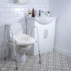Toiletframe en toiletverhoger die zowel in breedte als in hoogte is te verstellen,