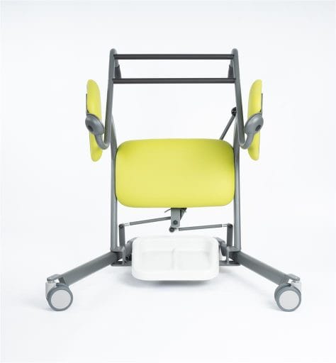 De sta-op hulp Mover Flexi Xtra wordt gekenmerkt door een hoge maximale belasting van wel 220 kg.