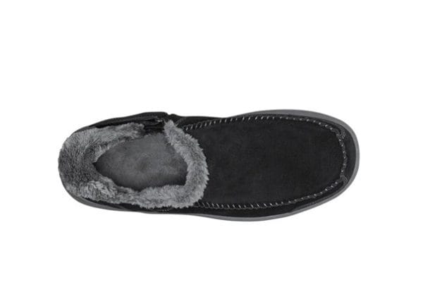 De zwarte Vito moccasin van orthofeed met warme voering.
