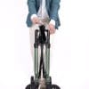 De WheelzAhead CARBON rollator geeft u met uw dagelijkse activiteiten het gewenste comfort en mag u overal gezien worden! Handig voor binnen- en buitengebruik. In drie trendy kleuren. Makkelijk inklapbaar.