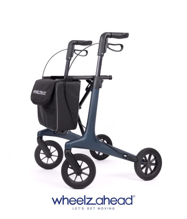 De WheelzAhead CARBON rollator geeft u met uw dagelijkse activiteiten het gewenste comfort en mag u overal gezien worden! Handig voor binnen- en buitengebruik. In drie trendy kleuren. Dit is de mat blauwe.
