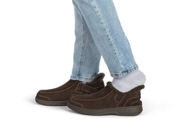De bruin Vito moccasin van orthofeed met eenvoudige instap.